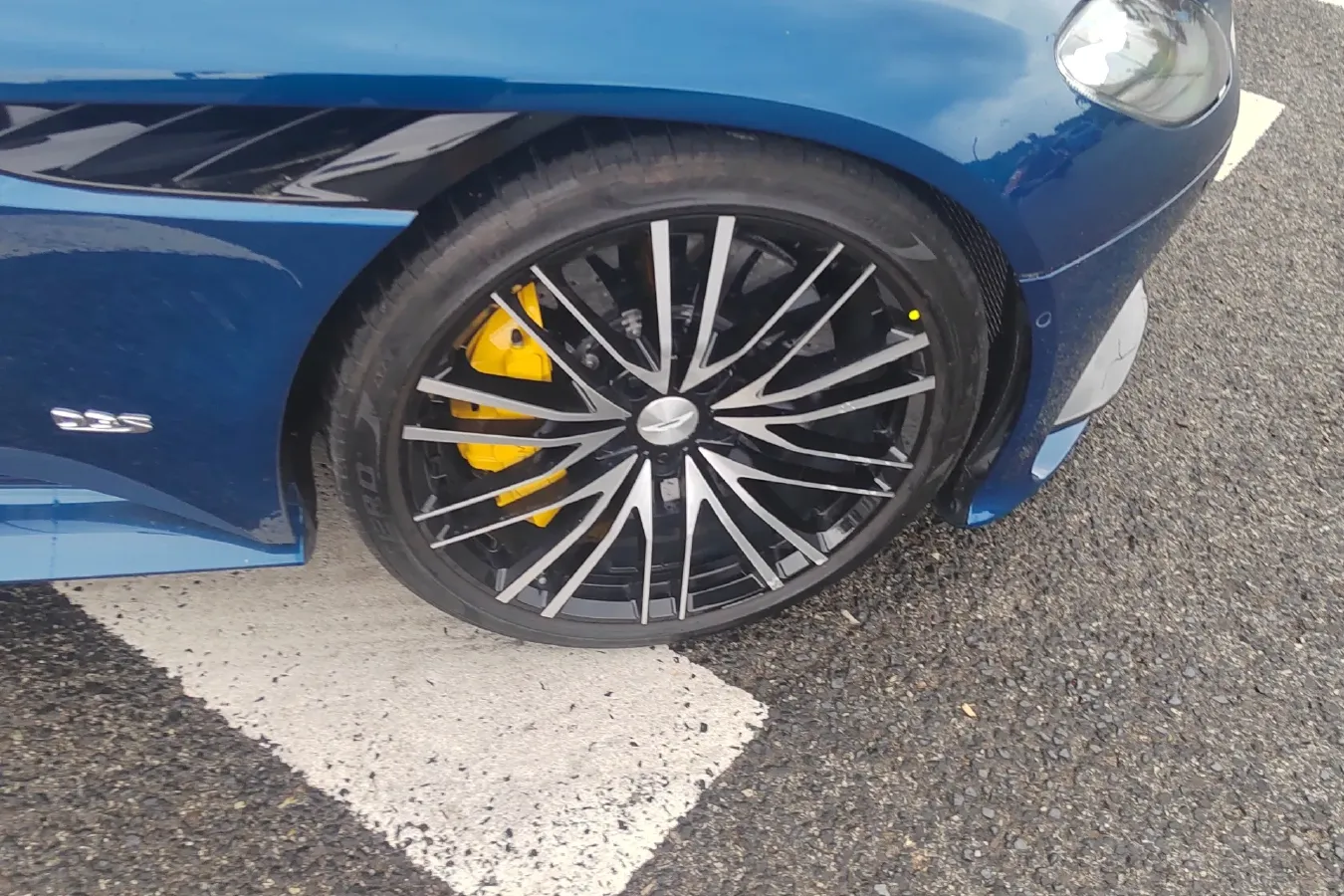 2020 Aston Martin DBS 5.2T 725HP V12 8AT,autocango,china used car exporter,china ev exporter,chinese used car exporter,chinese used ev exporter