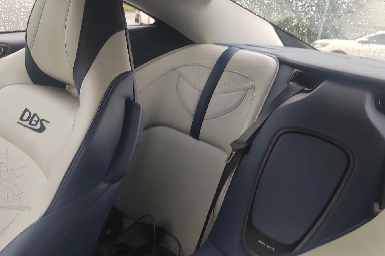 2020 Aston Martin DBS 5.2T 725HP V12 8AT,autocango,china used car exporter,china ev exporter,chinese used car exporter,chinese used ev exporter