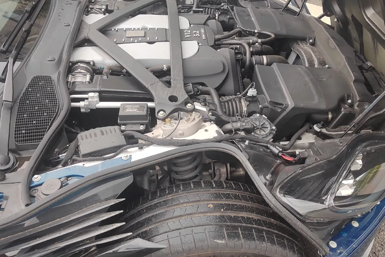 2020 Aston Martin DBS 5.2T 725HP V12 8AT,autocango,china used car exporter,china ev exporter,chinese used car exporter,chinese used ev exporter