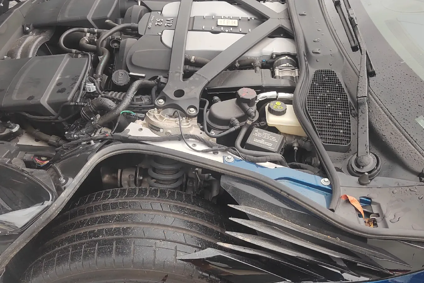 2020 Aston Martin DBS 5.2T 725HP V12 8AT,autocango,china used car exporter,china ev exporter,chinese used car exporter,chinese used ev exporter