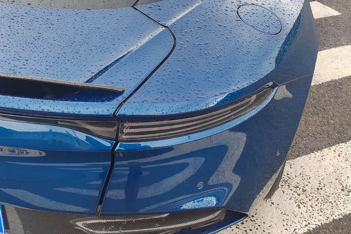 2020 Aston Martin DBS 5.2T 725HP V12 8AT,autocango,china used car exporter,china ev exporter,chinese used car exporter,chinese used ev exporter