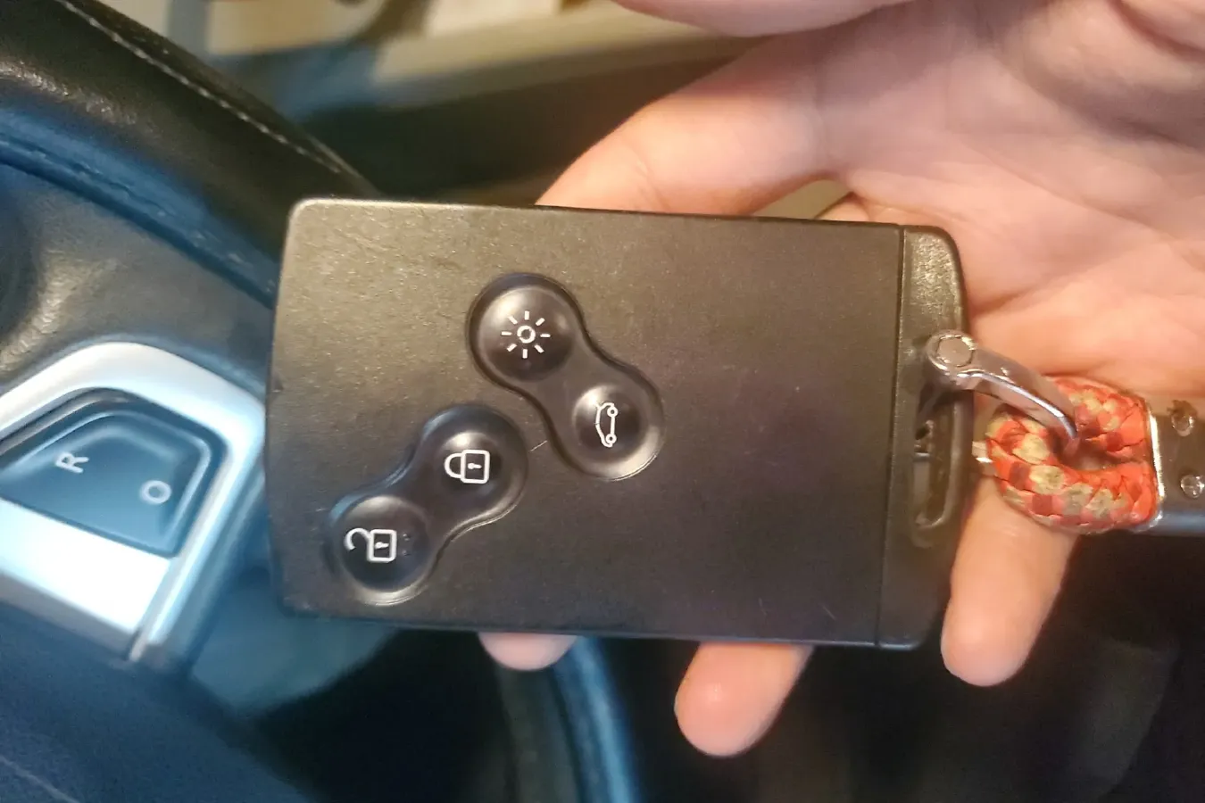 2015 Renault  Fluence 2.0L 137HP L4 CVT,autocango,china used car exporter,china ev exporter,chinese used car exporter,chinese used ev exporter