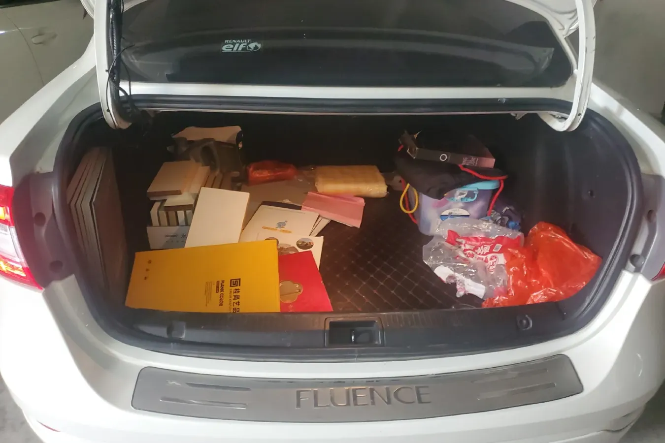 2015 Renault  Fluence 2.0L 137HP L4 CVT,autocango,china used car exporter,china ev exporter,chinese used car exporter,chinese used ev exporter