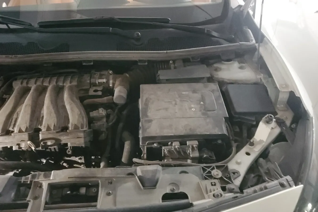 2015 Renault  Fluence 2.0L 137HP L4 CVT,autocango,china used car exporter,china ev exporter,chinese used car exporter,chinese used ev exporter