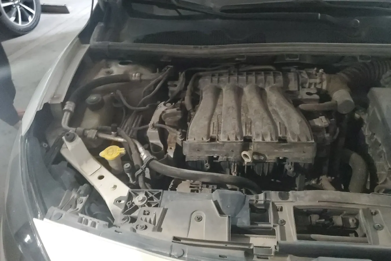 2015 Renault  Fluence 2.0L 137HP L4 CVT,autocango,china used car exporter,china ev exporter,chinese used car exporter,chinese used ev exporter