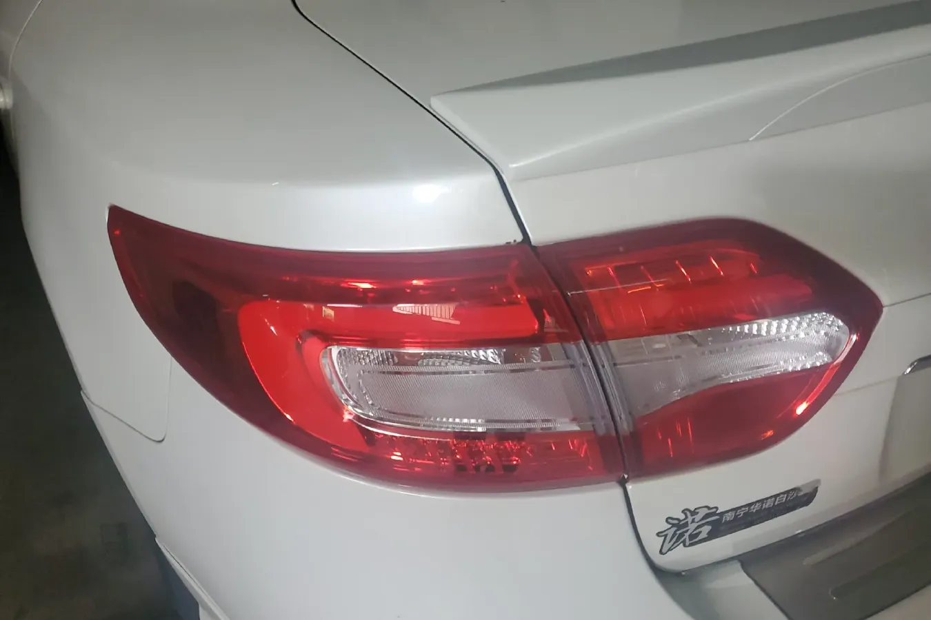 2015 Renault  Fluence 2.0L 137HP L4 CVT,autocango,china used car exporter,china ev exporter,chinese used car exporter,chinese used ev exporter