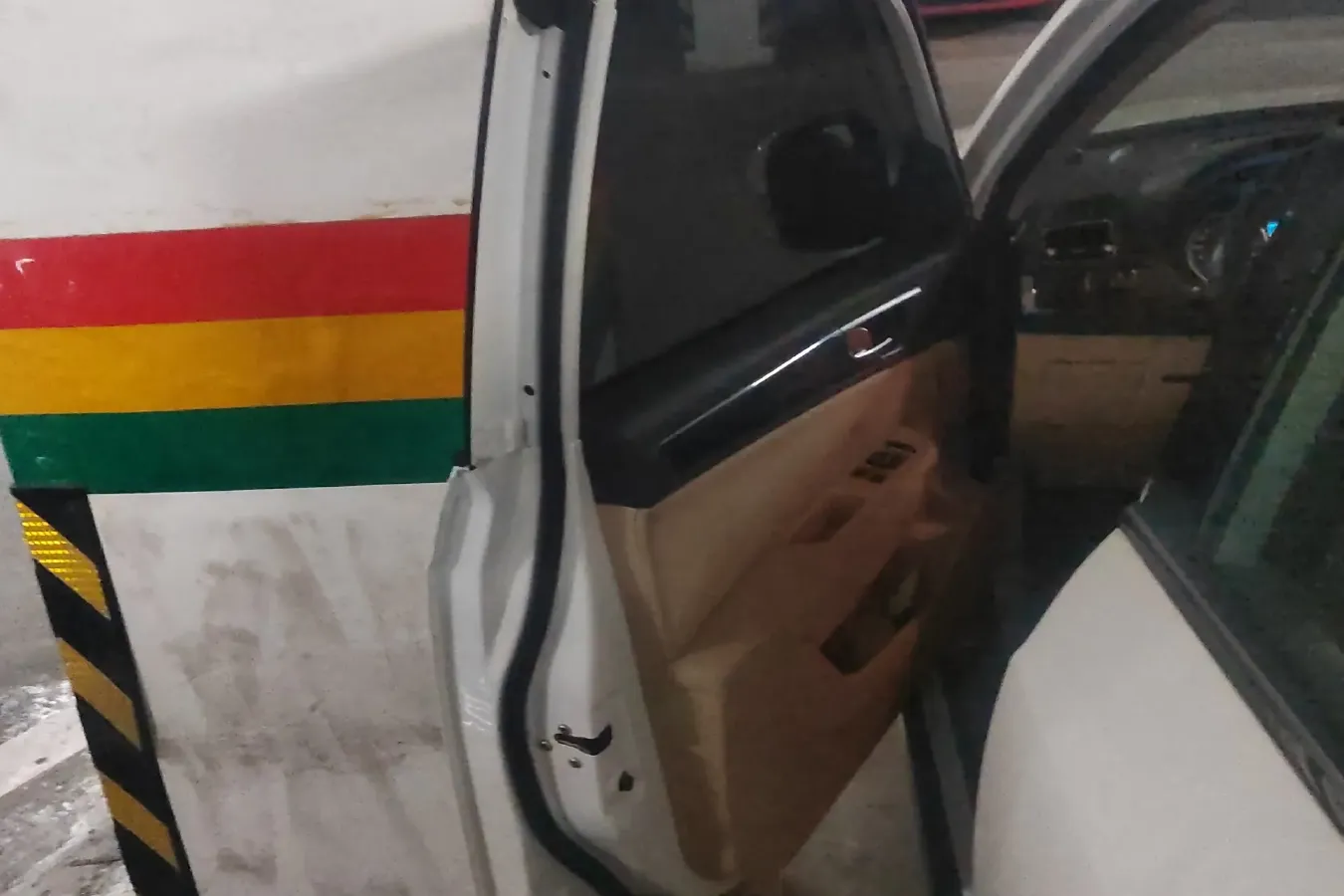 2012 Brilliance Auto V5 1.5T 136HP L4 5MT,autocango,china used car exporter,china ev exporter,chinese used car exporter,chinese used ev exporter