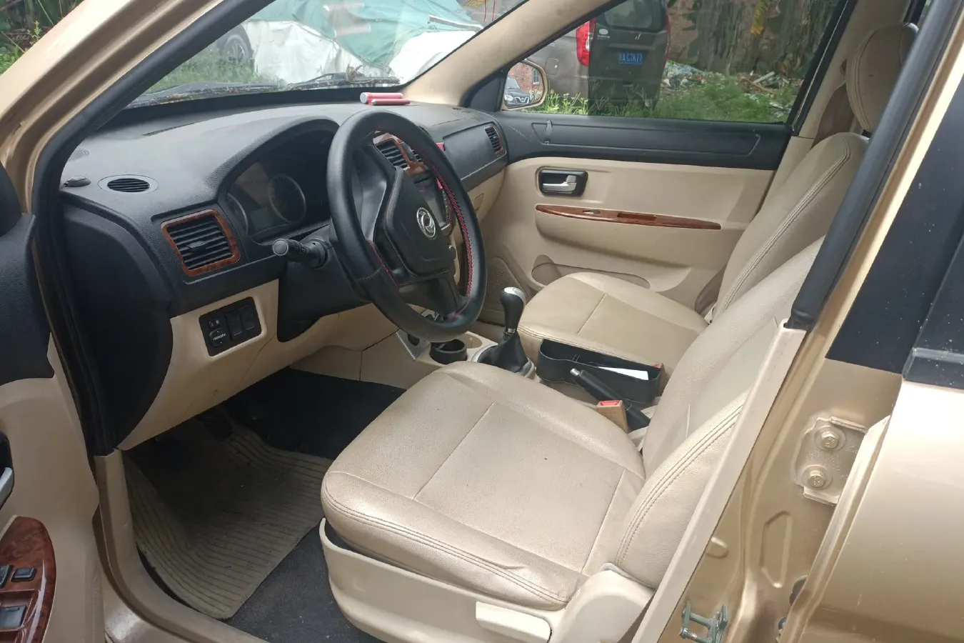 2013 DongFeng Fengon Fengon 1.5L 116HP L4 5MT,autocango,china used car exporter,china ev exporter,chinese used car exporter,chinese used ev exporter