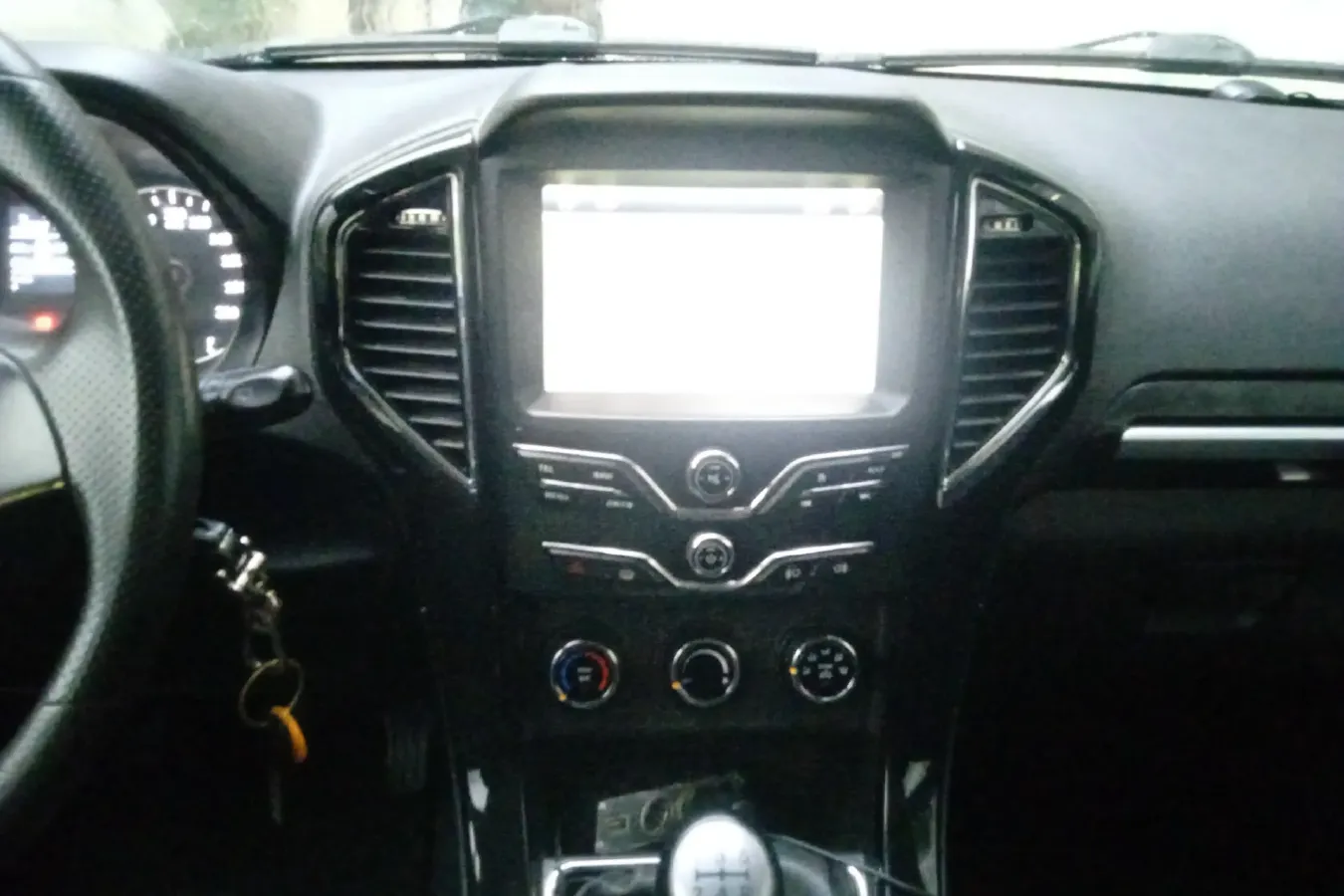 2015 Landwind X8 2.0T 190HP L4 6MT,autocango,china used car exporter,china ev exporter,chinese used car exporter,chinese used ev exporter