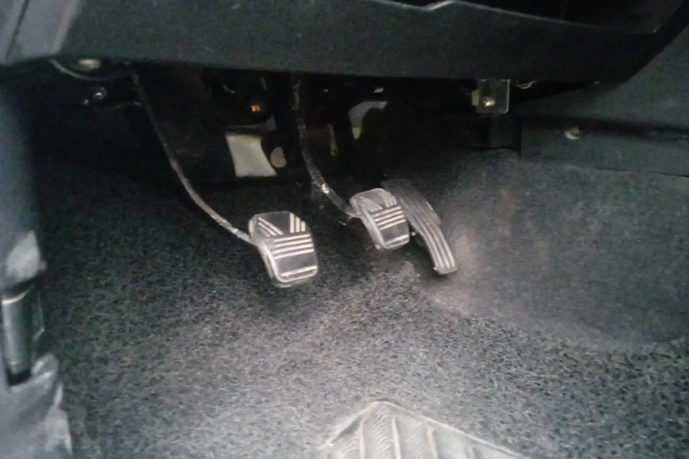 2015 Landwind X8 2.0T 190HP L4 6MT,autocango,china used car exporter,china ev exporter,chinese used car exporter,chinese used ev exporter