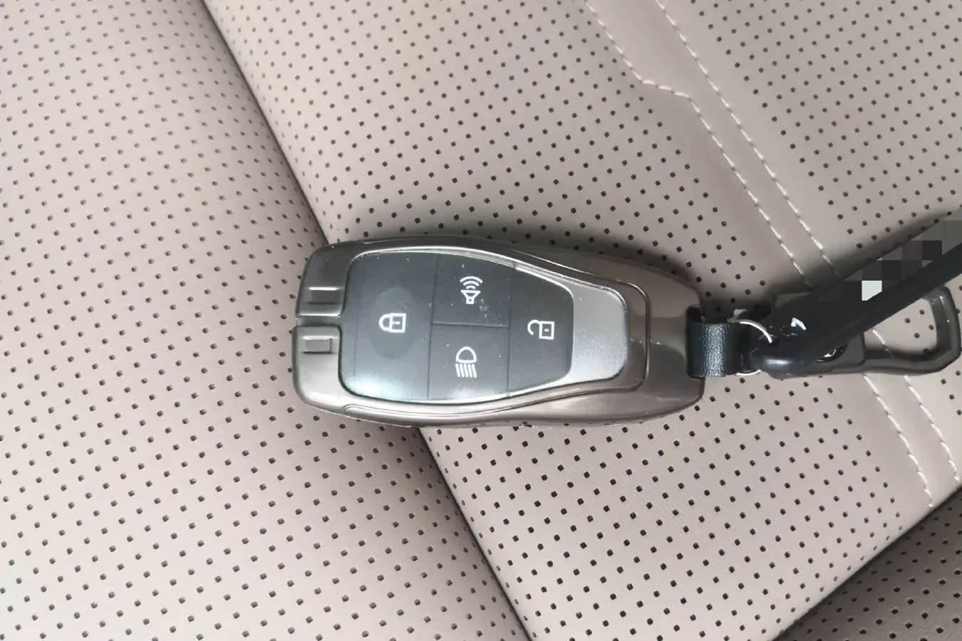 2022 BeiJing BJ60 2.0T 267HP L4 8AT,autocango,china used car exporter,china ev exporter,chinese used car exporter,chinese used ev exporter