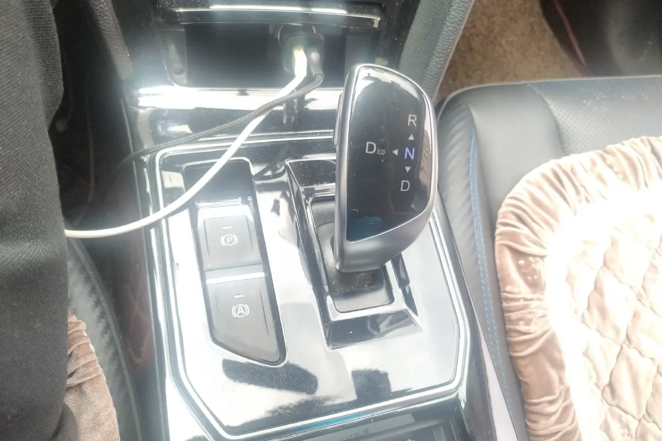 2020 Venucia D60 EV BEV 50KWH,autocango,china used car exporter,china ev exporter,chinese used car exporter,chinese used ev exporter