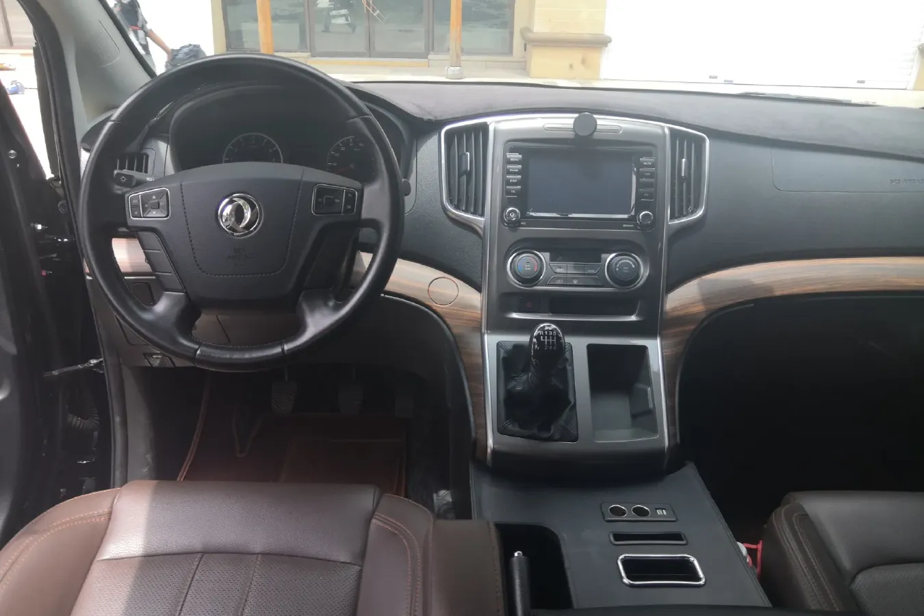 2021 DongFeng Forthing LingZhi Plus 2.0L 133HP L4 6MT,autocango,china used car exporter,china ev exporter,chinese used car exporter,chinese used ev exporter