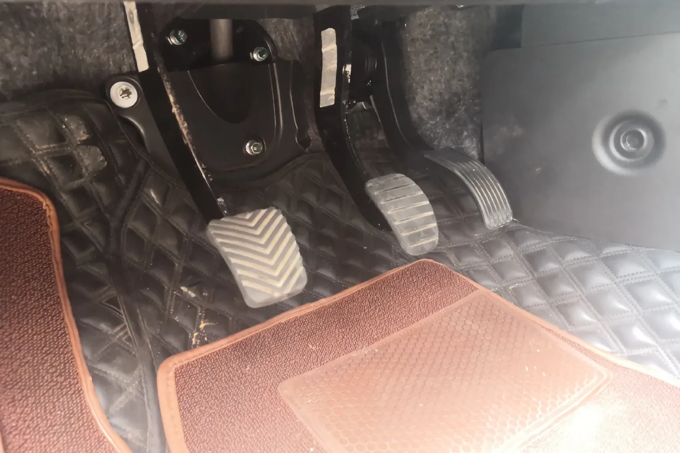 2021 DongFeng Forthing LingZhi Plus 2.0L 133HP L4 6MT,autocango,china used car exporter,china ev exporter,chinese used car exporter,chinese used ev exporter