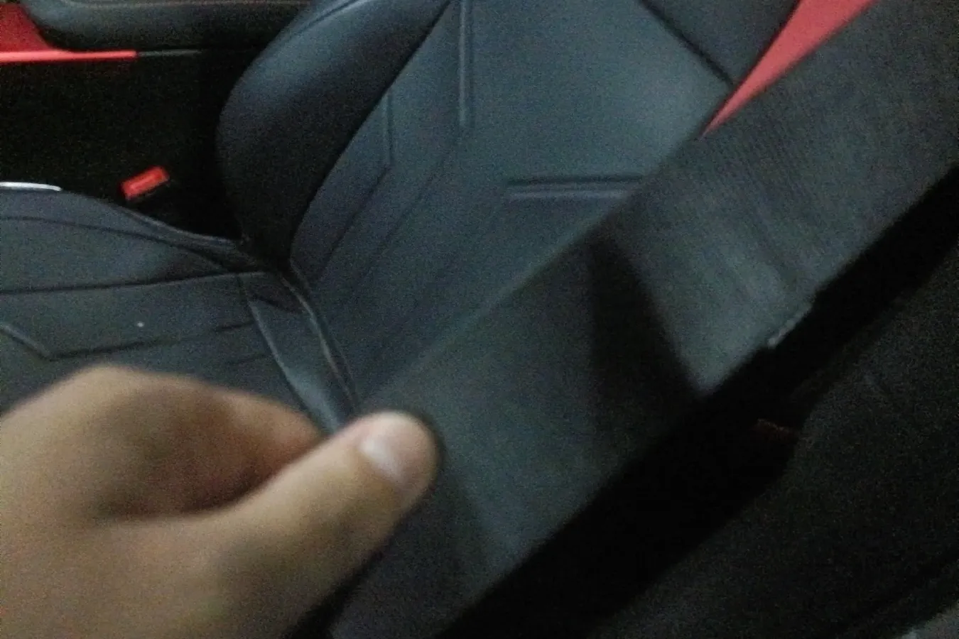 2022 ChangAn UNI-T 1.5T 188HP L4 7DCT,autocango,china used car exporter,china ev exporter,chinese used car exporter,chinese used ev exporter