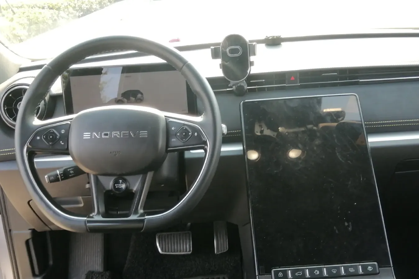 2021 Enovate ME5 Range Extended 98HP REEV 30.6KWH,autocango,china used car exporter,china ev exporter,chinese used car exporter,chinese used ev exporter