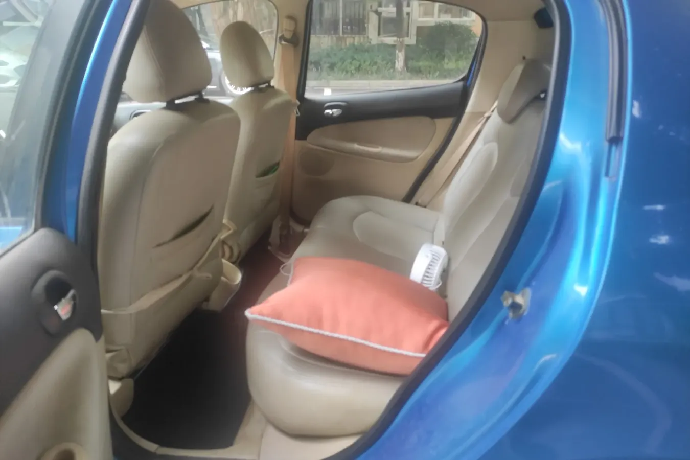 2009 Peugeot 207 1.4L 76HP L4 5MT,autocango,china used car exporter,china ev exporter,chinese used car exporter,chinese used ev exporter