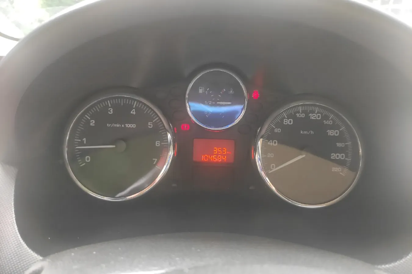 2009 Peugeot 207 1.4L 76HP L4 5MT,autocango,china used car exporter,china ev exporter,chinese used car exporter,chinese used ev exporter