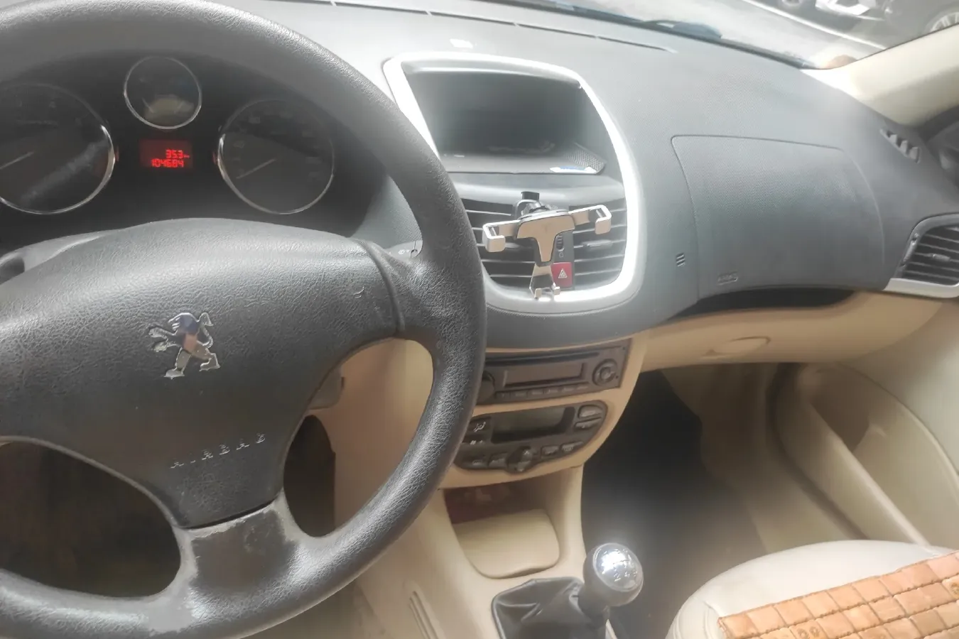 2009 Peugeot 207 1.4L 76HP L4 5MT,autocango,china used car exporter,china ev exporter,chinese used car exporter,chinese used ev exporter