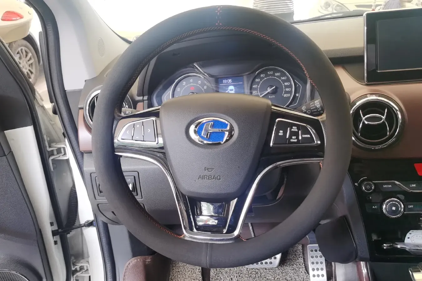 2017 BAIC ChangHe Q25 1.5L 116HP L4 4AT,autocango,china used car exporter,china ev exporter,chinese used car exporter,chinese used ev exporter