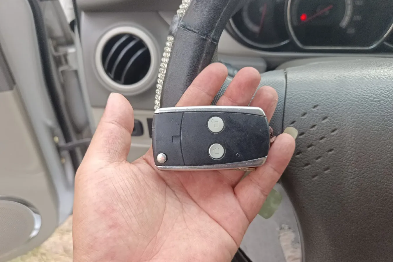 2012 JAC HeYue 1.5L 113HP L4 5MT,autocango,china used car exporter,china ev exporter,chinese used car exporter,chinese used ev exporter