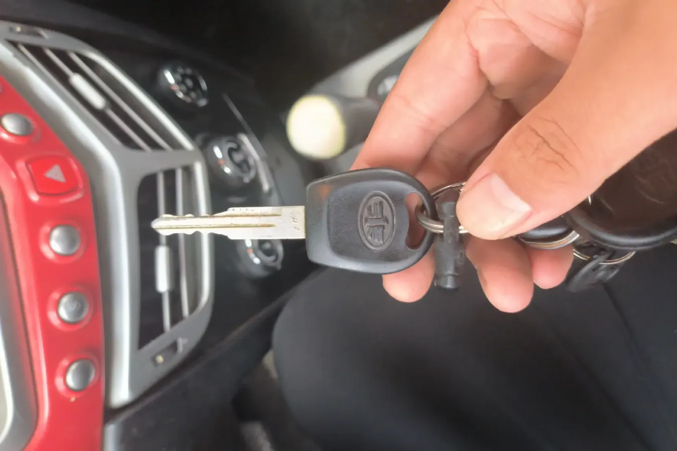 2012 Oley Oley 1.5L 102HP L4 4AT,autocango,china used car exporter,china ev exporter,chinese used car exporter,chinese used ev exporter