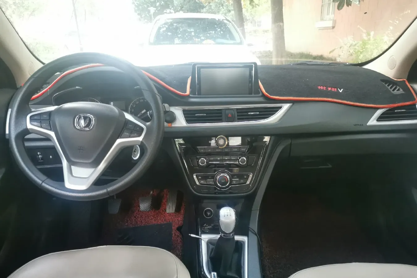 2015 ChangAn Alsvin V7 1.6L 124HP L4 5MT,autocango,china used car exporter,china ev exporter,chinese used car exporter,chinese used ev exporter