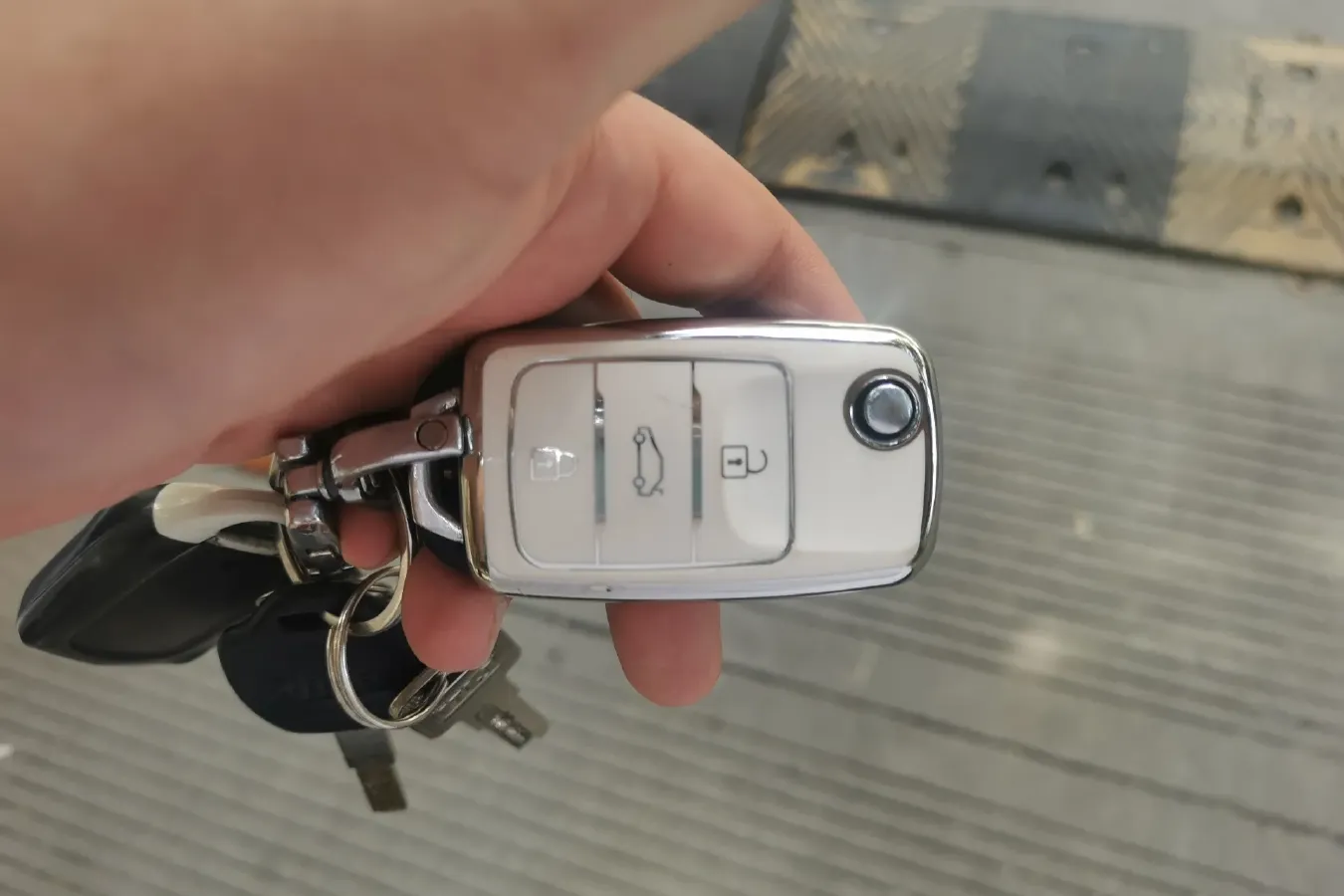 2015 ChangAn Alsvin V7 1.6L 124HP L4 5MT,autocango,china used car exporter,china ev exporter,chinese used car exporter,chinese used ev exporter