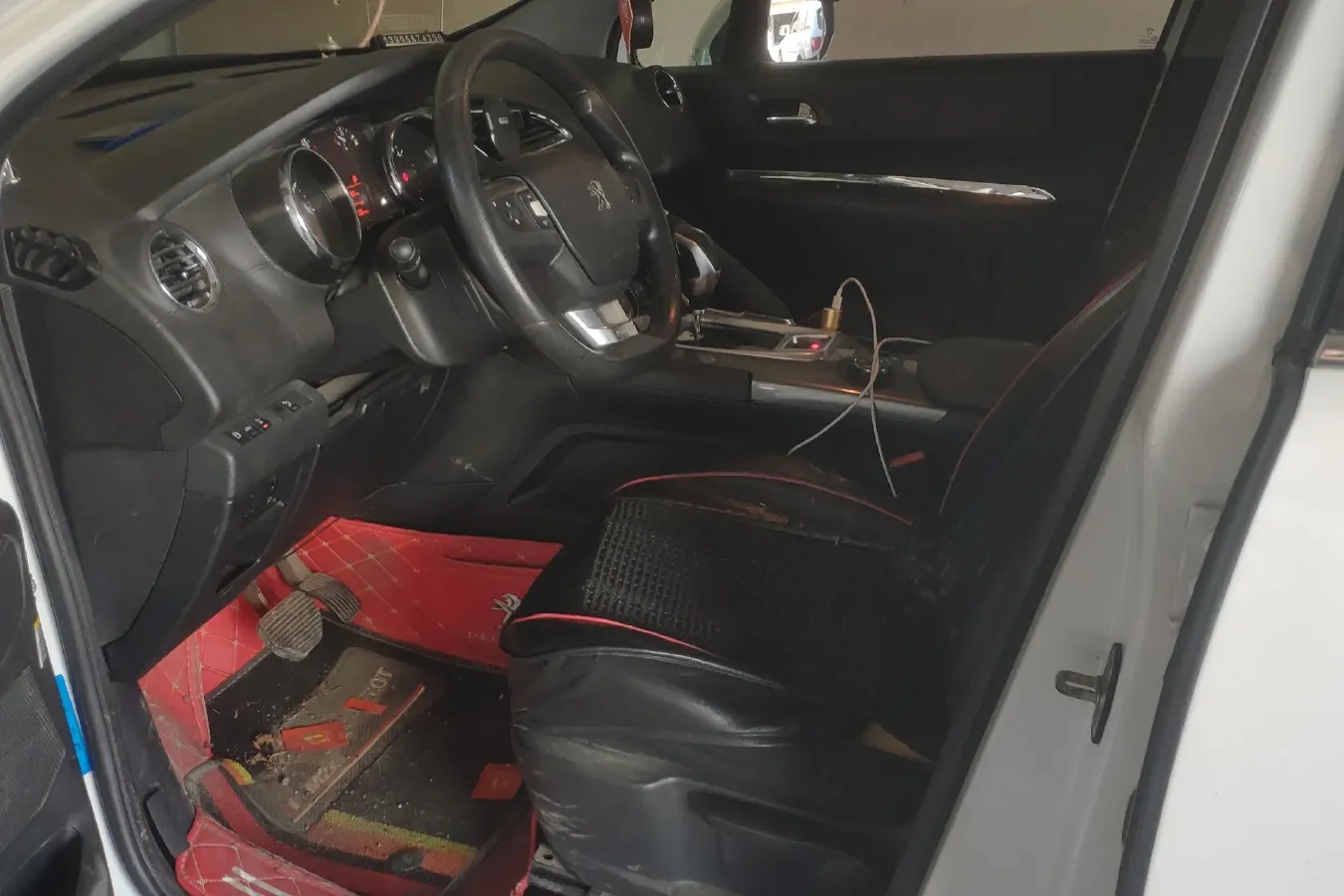 2016 Peugeot 3008 1.6T 167HP L4 6AT,autocango,china used car exporter,china ev exporter,chinese used car exporter,chinese used ev exporter