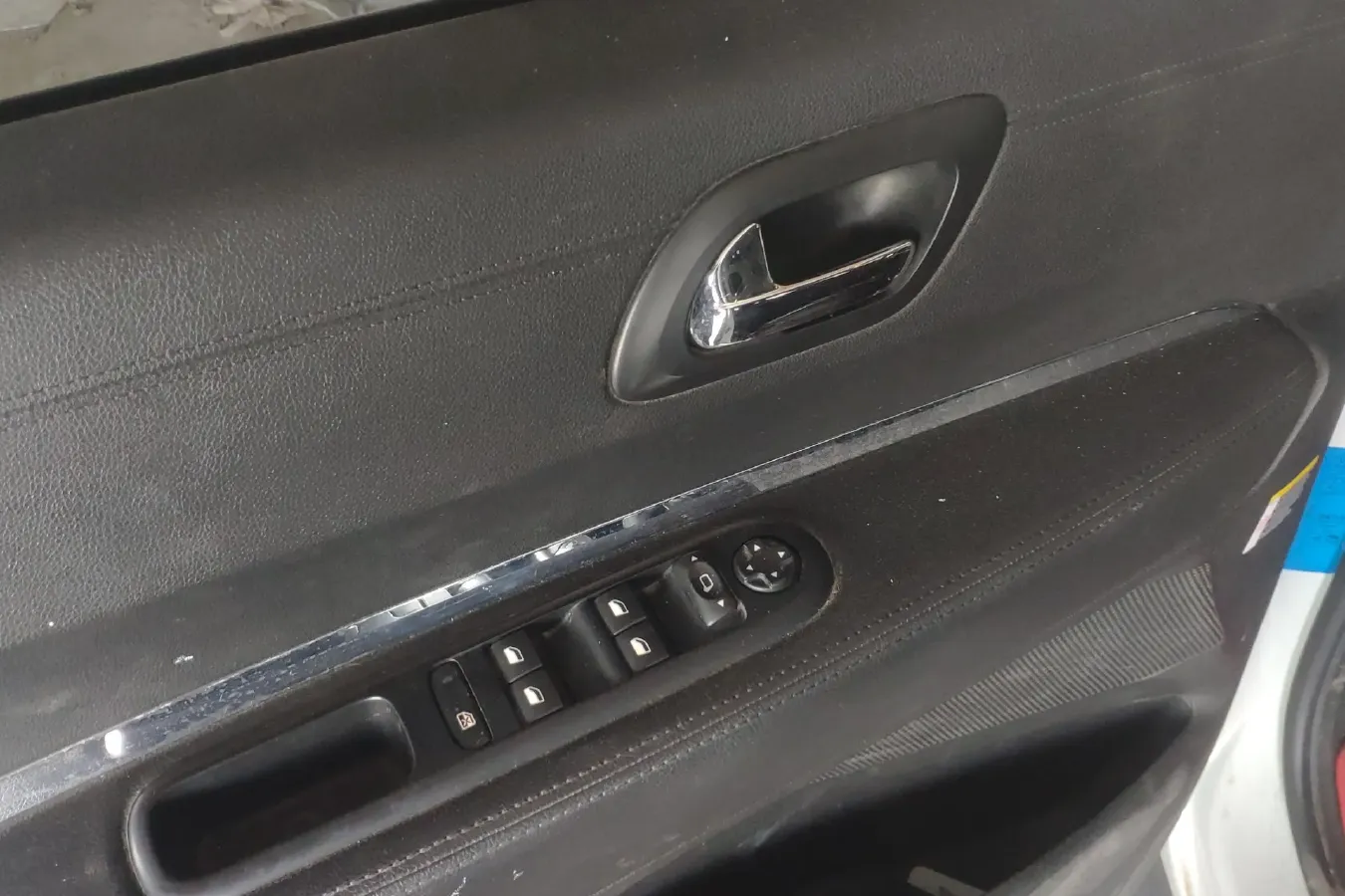 2016 Peugeot 3008 1.6T 167HP L4 6AT,autocango,china used car exporter,china ev exporter,chinese used car exporter,chinese used ev exporter