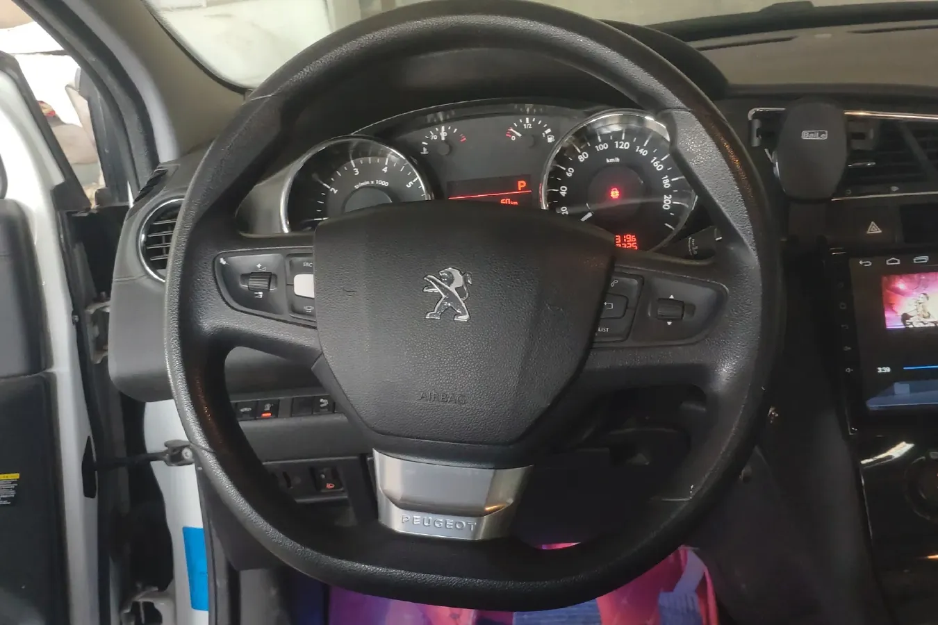 2016 Peugeot 3008 1.6T 167HP L4 6AT,autocango,china used car exporter,china ev exporter,chinese used car exporter,chinese used ev exporter