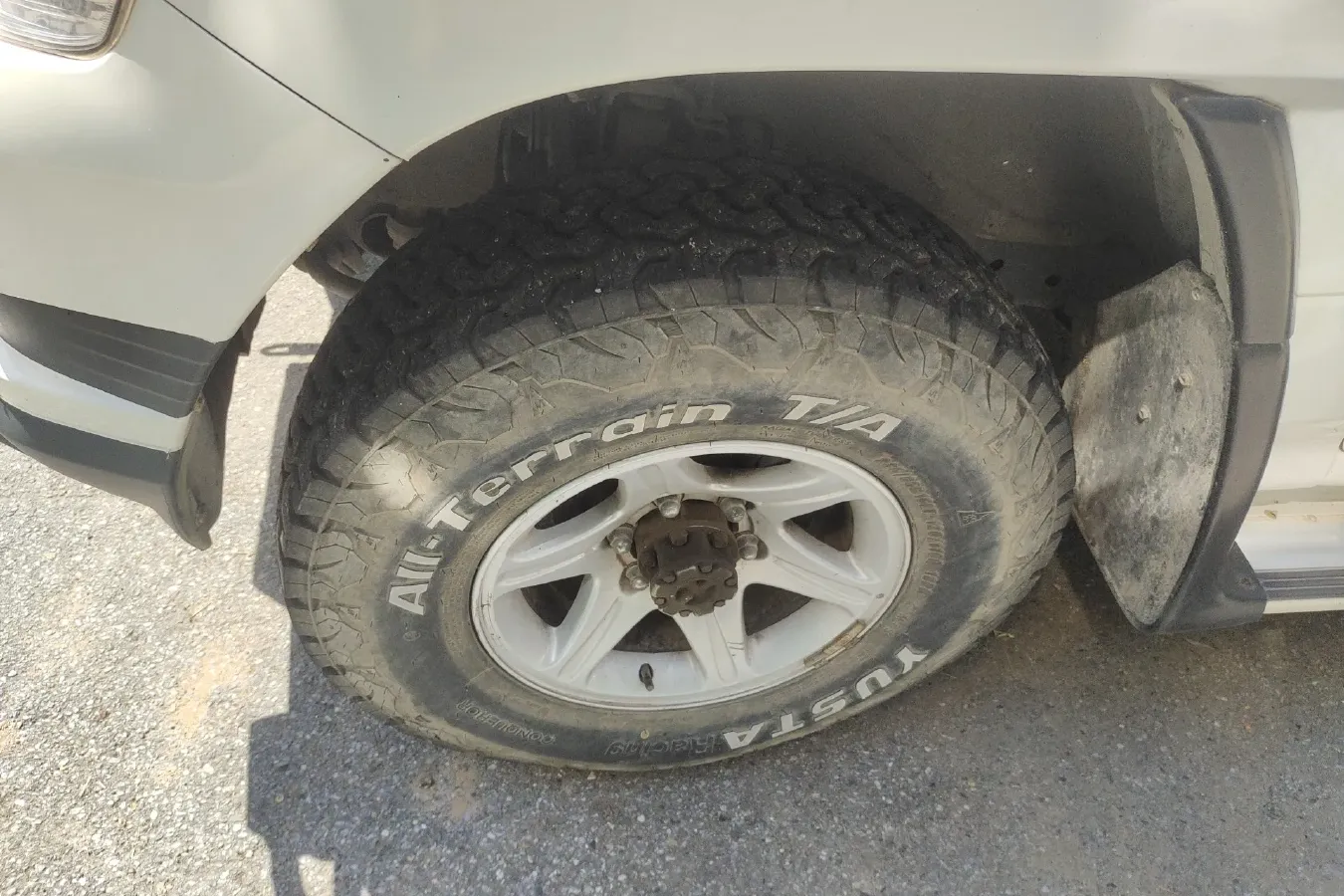 2015 Leopaard Q6 2.4L 147HP L4 5MT,autocango,china used car exporter,china ev exporter,chinese used car exporter,chinese used ev exporter