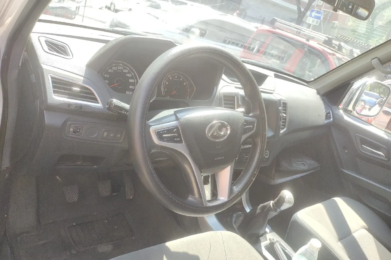 2015 Leopaard Q6 2.4L 147HP L4 5MT,autocango,china used car exporter,china ev exporter,chinese used car exporter,chinese used ev exporter