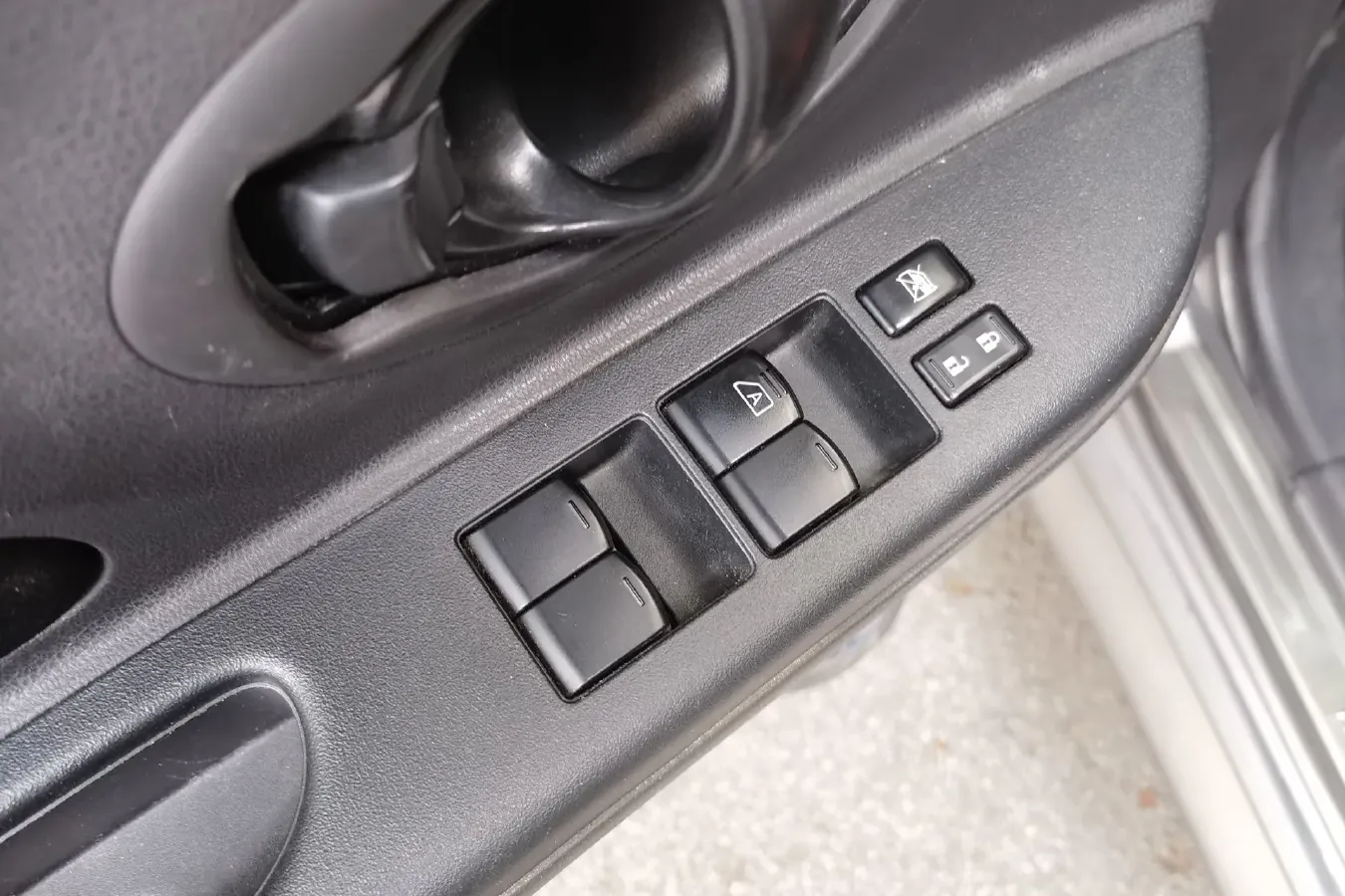 2010 Nissan March 1.5L 107HP L4 5MT,autocango,china used car exporter,china ev exporter,chinese used car exporter,chinese used ev exporter