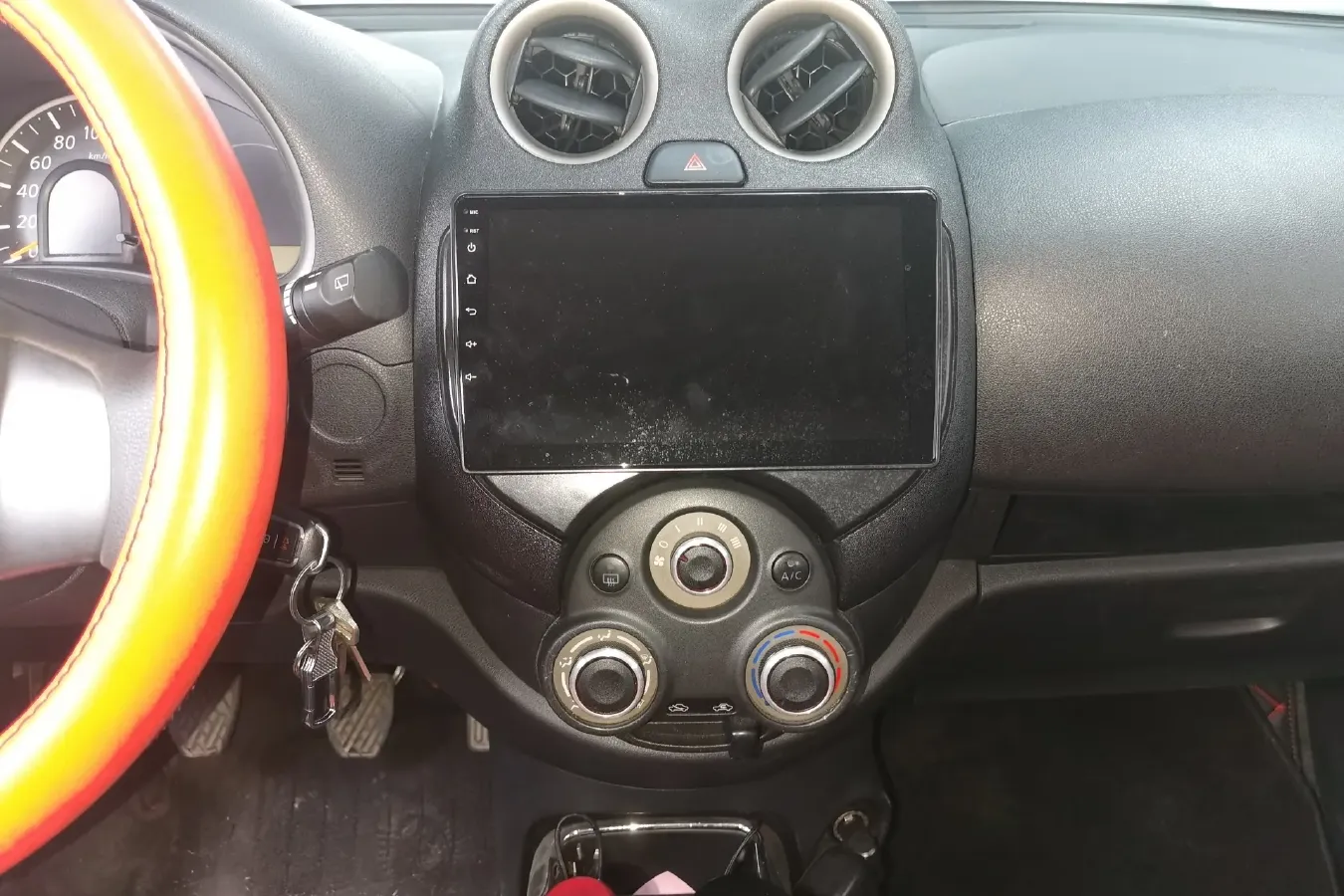 2010 Nissan March 1.5L 107HP L4 5MT,autocango,china used car exporter,china ev exporter,chinese used car exporter,chinese used ev exporter