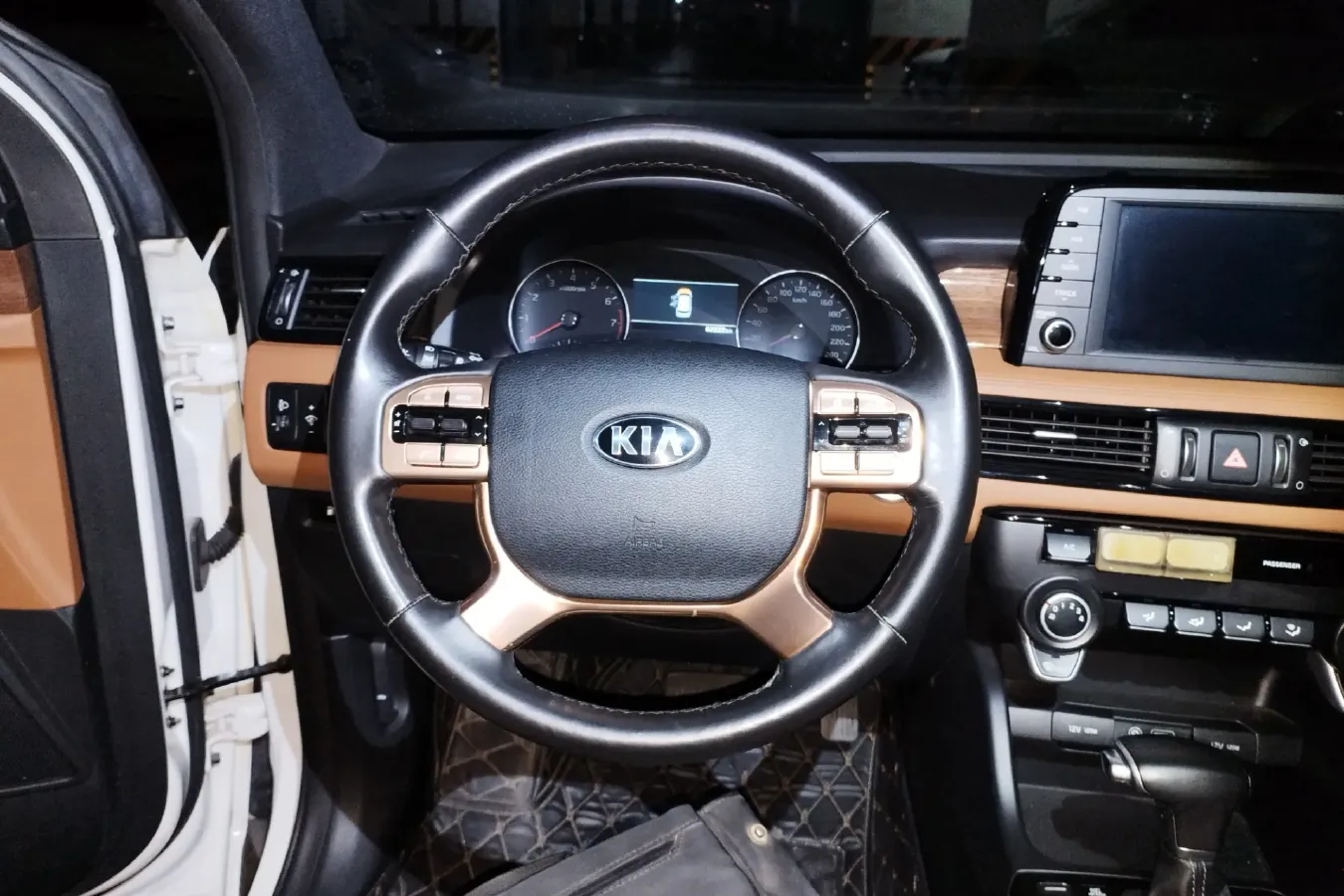 2017 Kia KX7 2.4L 188HP L4 6AT,autocango,china used car exporter,china ev exporter,chinese used car exporter,chinese used ev exporter