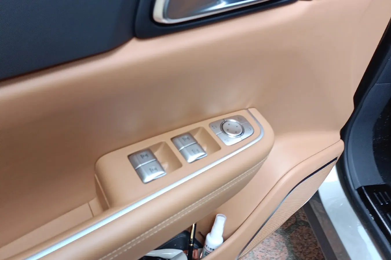 2021 Li ONE Range Extended 131HP REEV 40.5KWH,autocango,china used car exporter,china ev exporter,chinese used car exporter,chinese used ev exporter