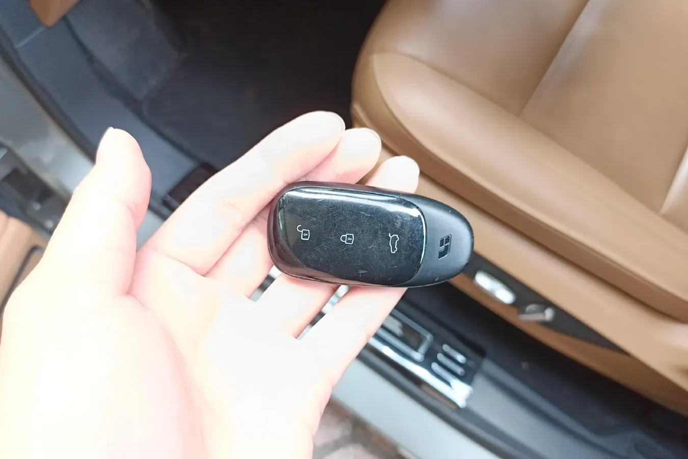 2021 Li ONE Range Extended 131HP REEV 40.5KWH,autocango,china used car exporter,china ev exporter,chinese used car exporter,chinese used ev exporter