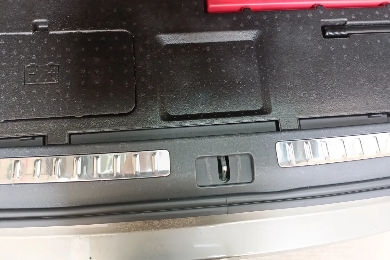 2021 Li ONE Range Extended 131HP REEV 40.5KWH,autocango,china used car exporter,china ev exporter,chinese used car exporter,chinese used ev exporter