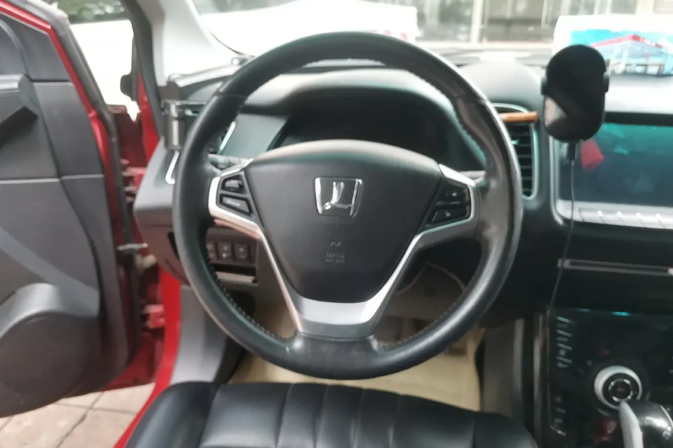2015 Luxgen 5 1.8T 180HP L4 6AT,autocango,china used car exporter,china ev exporter,chinese used car exporter,chinese used ev exporter