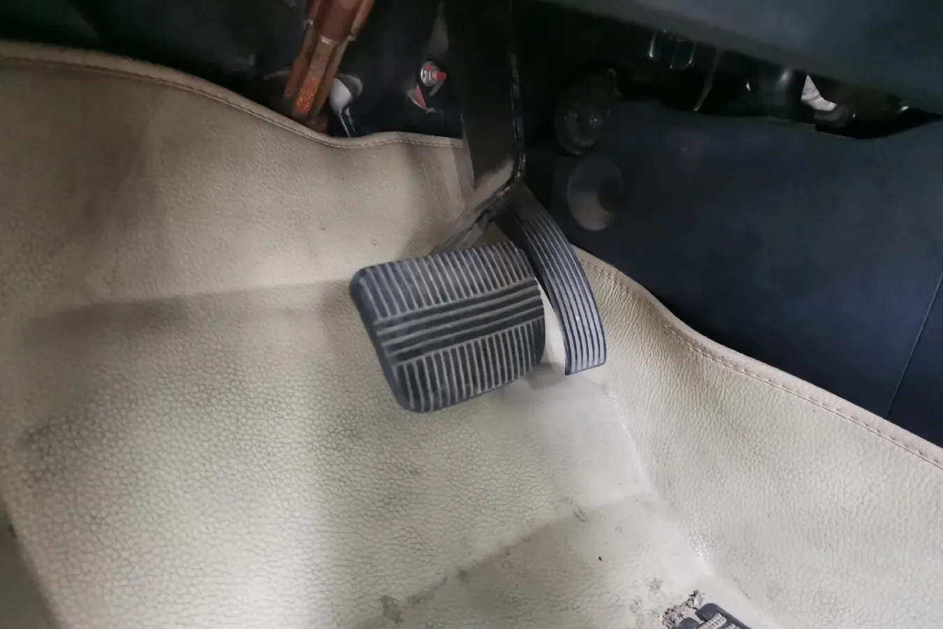 2015 Luxgen 5 1.8T 180HP L4 6AT,autocango,china used car exporter,china ev exporter,chinese used car exporter,chinese used ev exporter