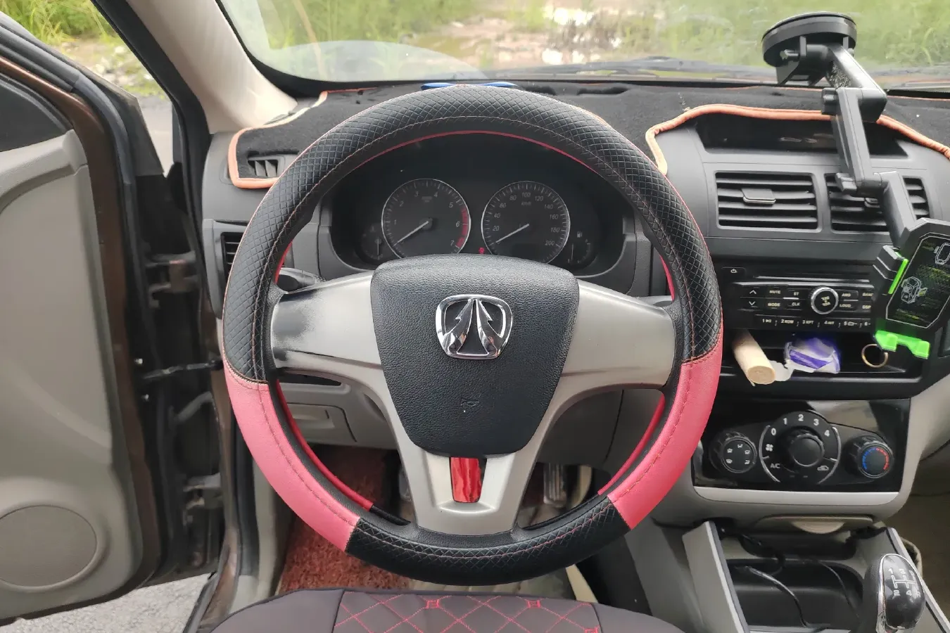 2015 BAIC WeiWang M20 1.2L 86HP L4 5MT,autocango,china used car exporter,china ev exporter,chinese used car exporter,chinese used ev exporter