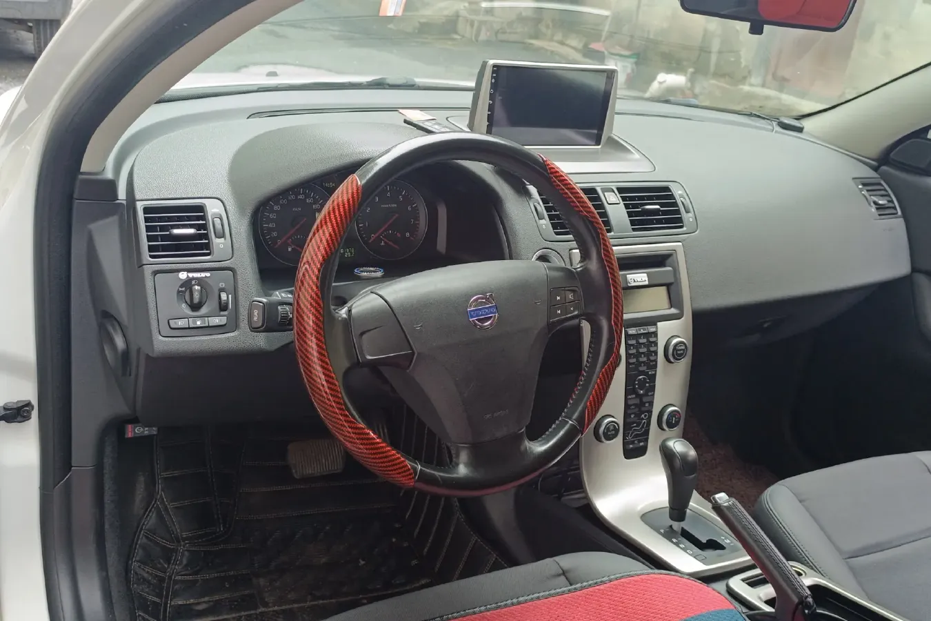 2010 Volvo C30 2.0L 145HP L4 6DCT,autocango,china used car exporter,china ev exporter,chinese used car exporter,chinese used ev exporter