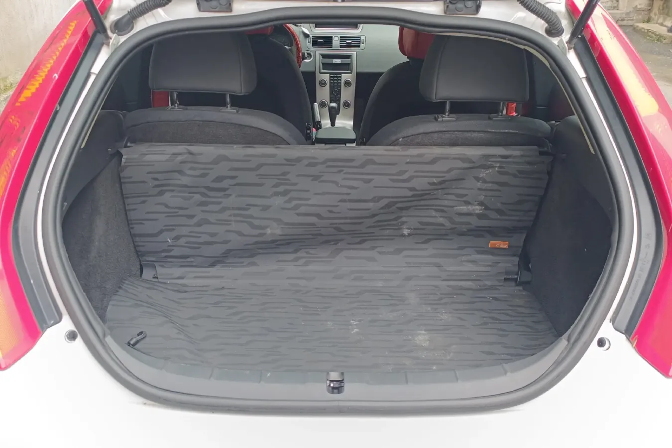 2010 Volvo C30 2.0L 145HP L4 6DCT,autocango,china used car exporter,china ev exporter,chinese used car exporter,chinese used ev exporter