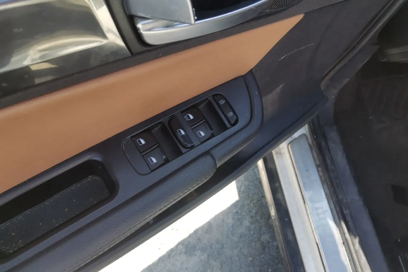 2016 Brilliance Auto V5 1.5T 150HP L4 5AT,autocango,china used car exporter,china ev exporter,chinese used car exporter,chinese used ev exporter