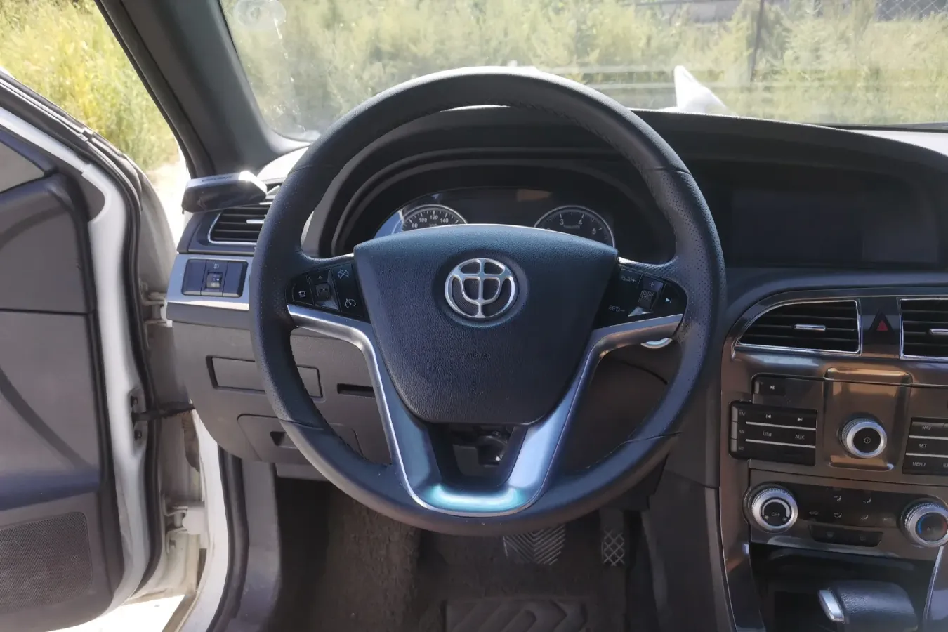 2016 Brilliance Auto V5 1.5T 150HP L4 5AT,autocango,china used car exporter,china ev exporter,chinese used car exporter,chinese used ev exporter