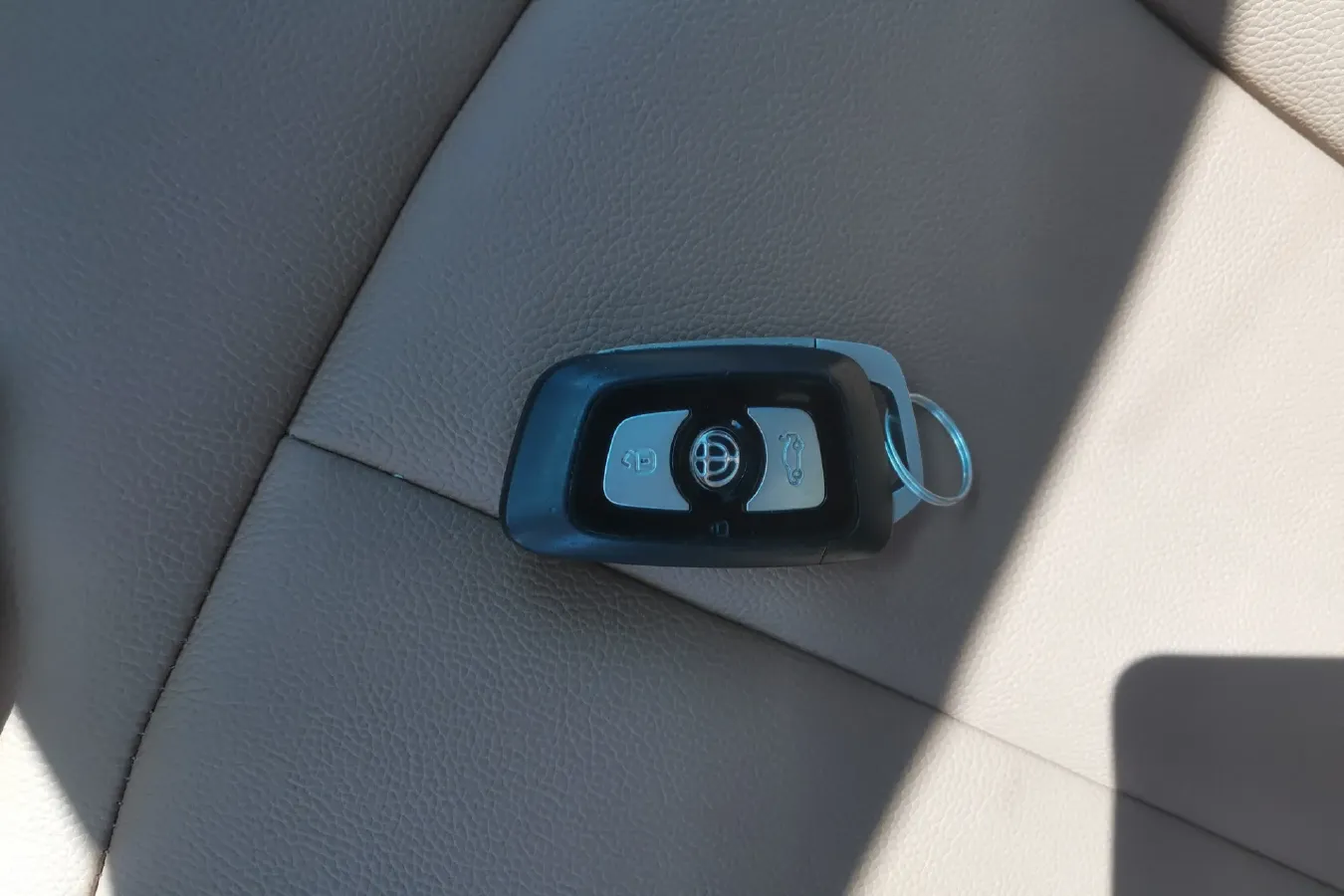 2016 Brilliance Auto V5 1.5T 150HP L4 5AT,autocango,china used car exporter,china ev exporter,chinese used car exporter,chinese used ev exporter