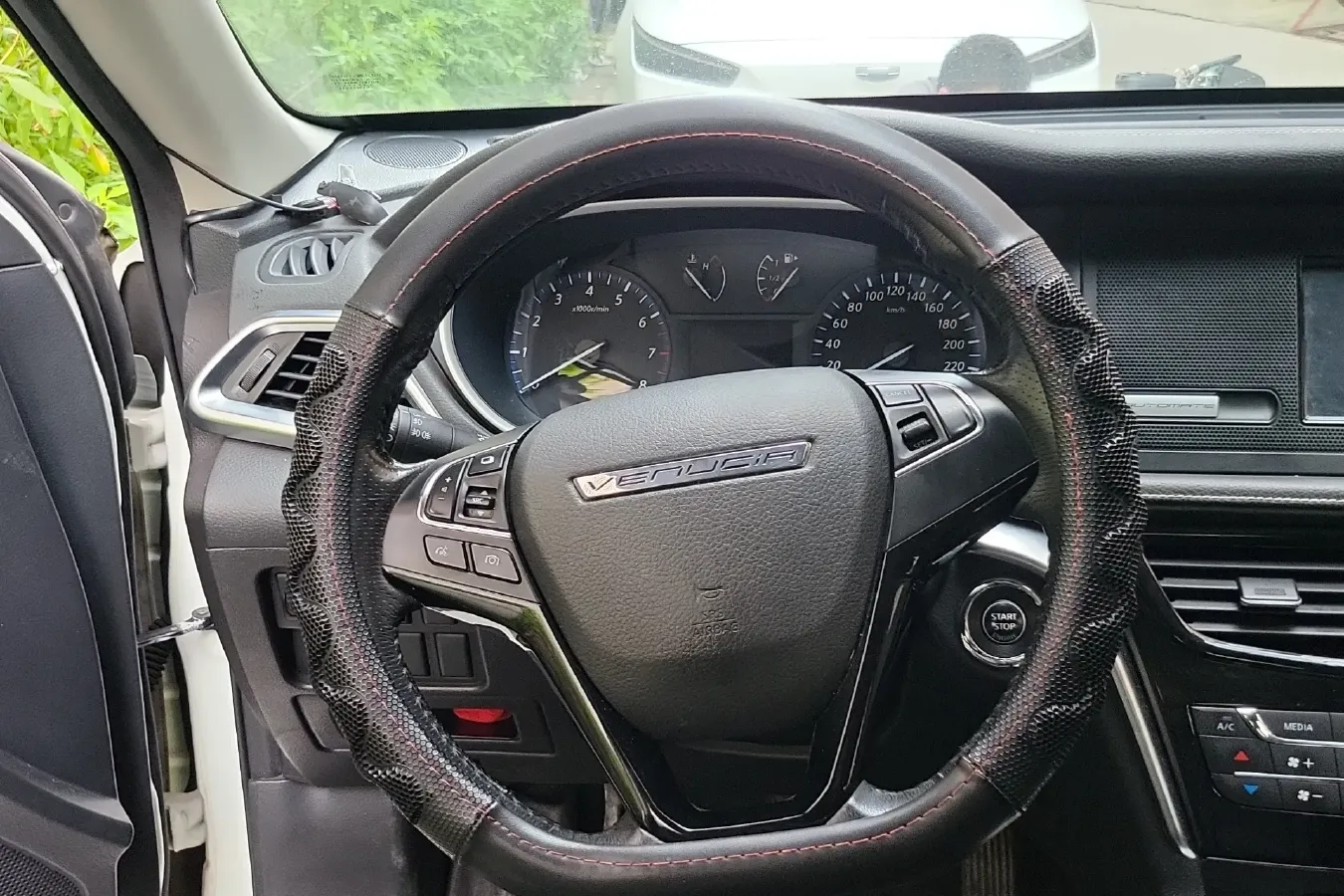 2017 Venucia T90 2.0L 144HP L4 CVT,autocango,china used car exporter,china ev exporter,chinese used car exporter,chinese used ev exporter