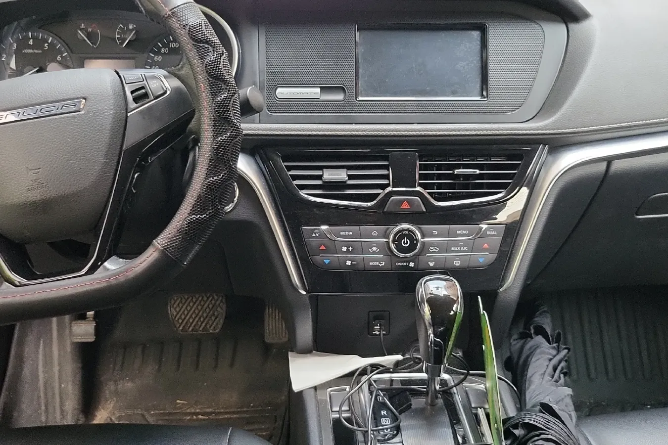 2017 Venucia T90 2.0L 144HP L4 CVT,autocango,china used car exporter,china ev exporter,chinese used car exporter,chinese used ev exporter