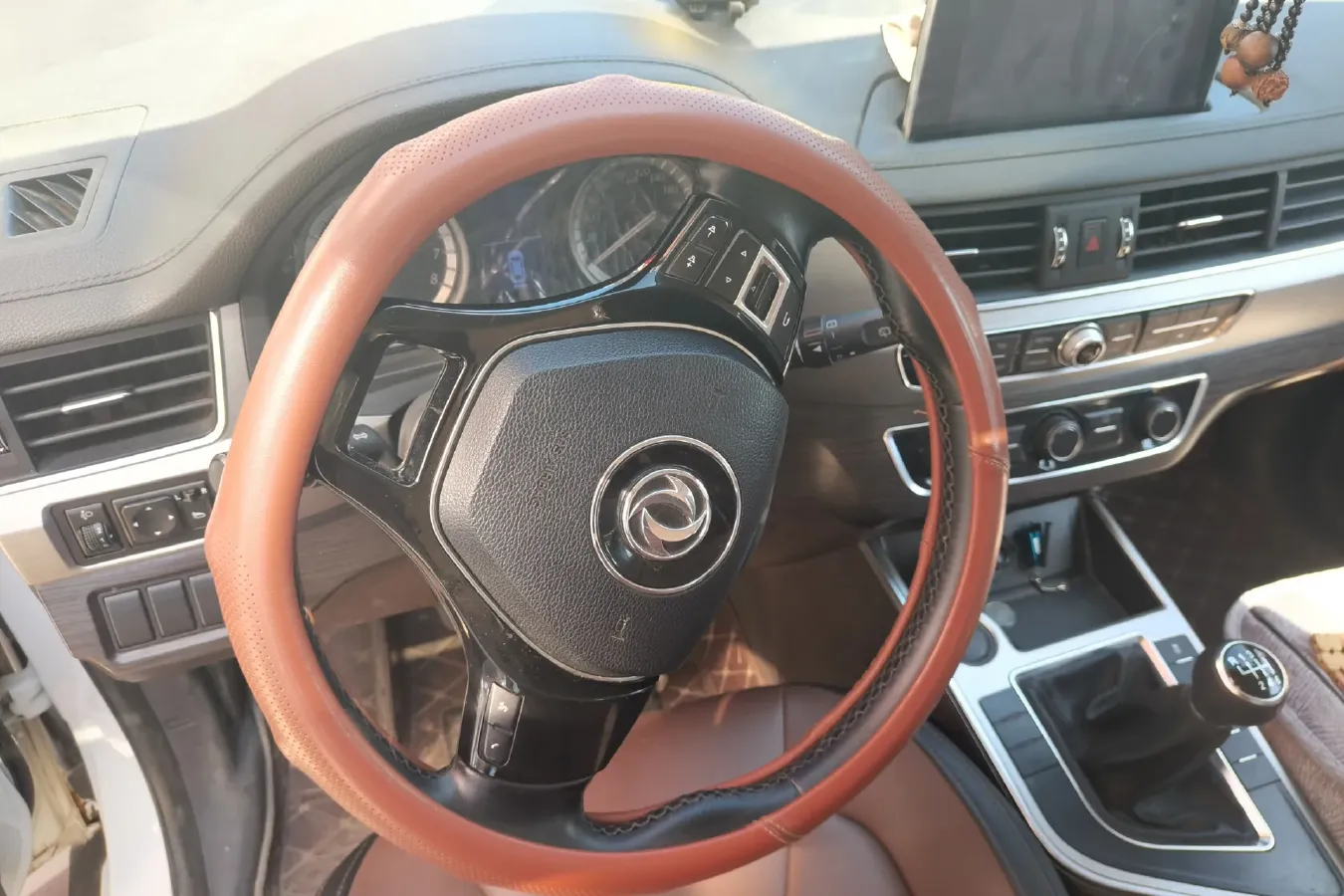 2017 DongFeng Forthing Joyear X6 1.5T 150HP L4 6MT,autocango,china used car exporter,china ev exporter,chinese used car exporter,chinese used ev exporter